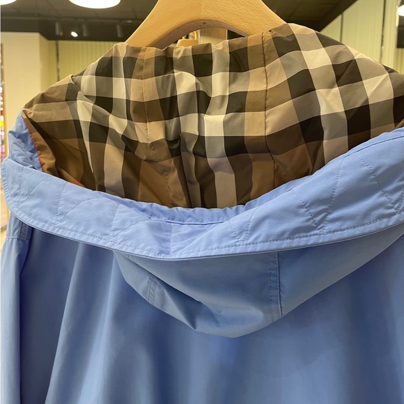 Brand new Burberry women’s rain jacket 8 - Picture 5 of 6